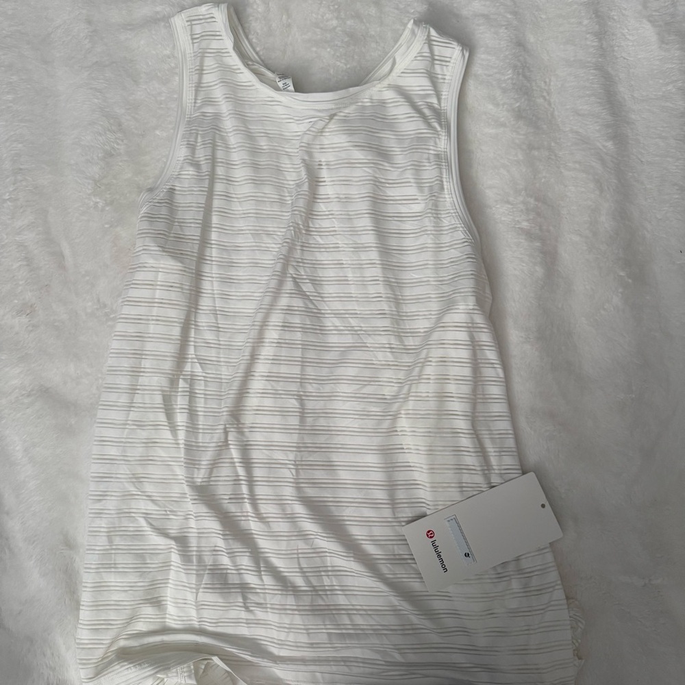 Lululemon Athletica White Textured Sleeveless Top